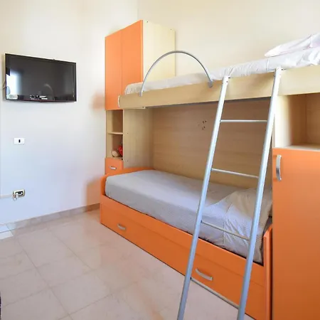 度假居 3 Bedroom Gorgeous In Lavinio *