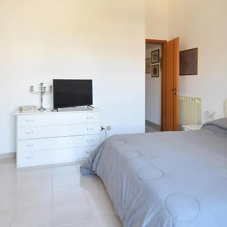 3 Bedroom Gorgeous In Lavinio Holiday home