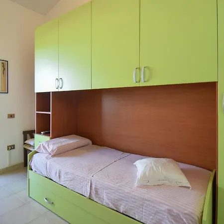 Holiday home 3 Bedroom Gorgeous In Lavinio