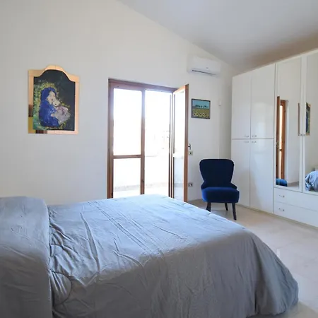 3 Bedroom Gorgeous In Lavinio