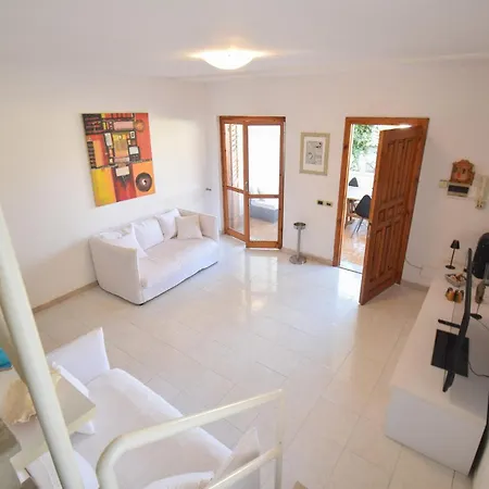 度假居 3 Bedroom Gorgeous In Lavinio